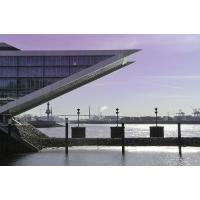 837_2092 Spitze des Bürogebäudes Dockland - Blick Richtung Köhlbrand, Köhlbrandbrücke. | 